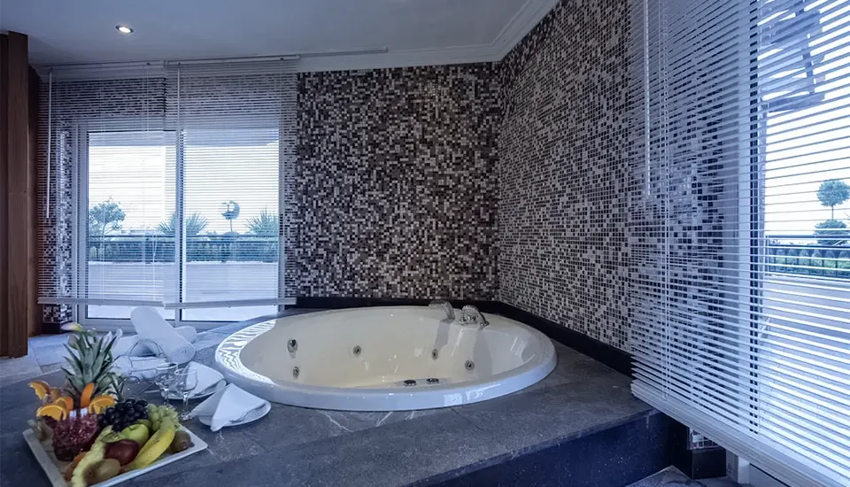 کریستال سانست لاکچری ریزورت